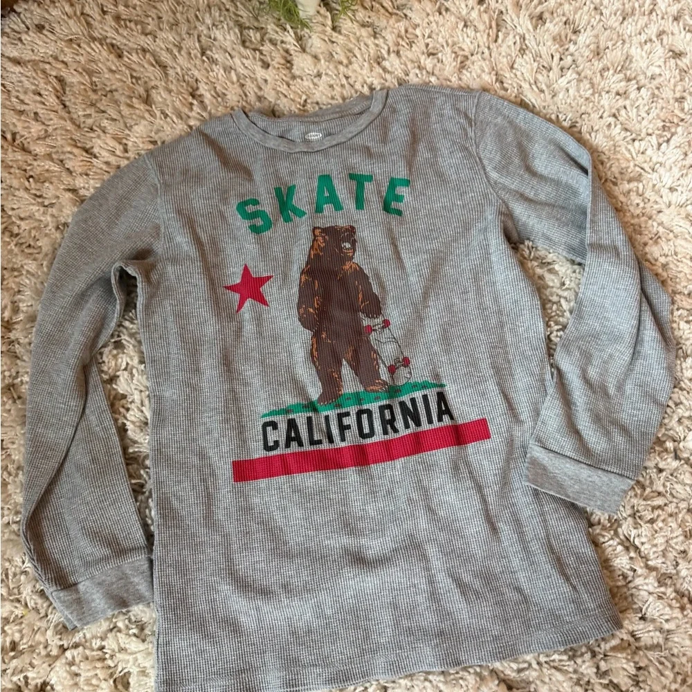 Old Navy Gray Skate Bear Long Sleeve Tee